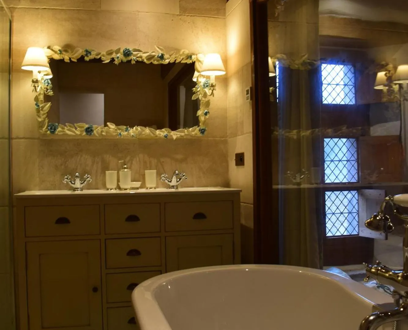 Сasa de vacaciones Villa Manoir De Mezedern Plougonven